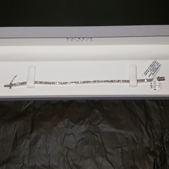 Lali Princess Cut Channel Set Tennis Bracelet  4.1 - Picture 4 of 7